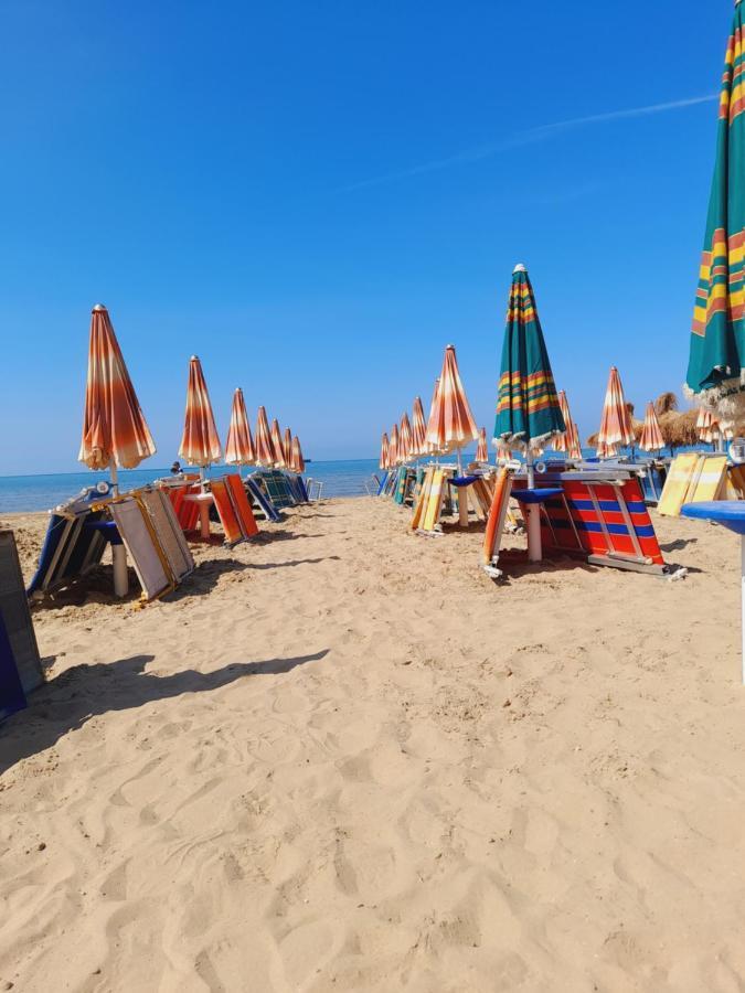 Seaside Deluxe Apartment ดูร์เรส ภายนอก รูปภาพ