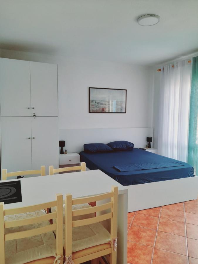 Seaside Deluxe Apartment ดูร์เรส ภายนอก รูปภาพ